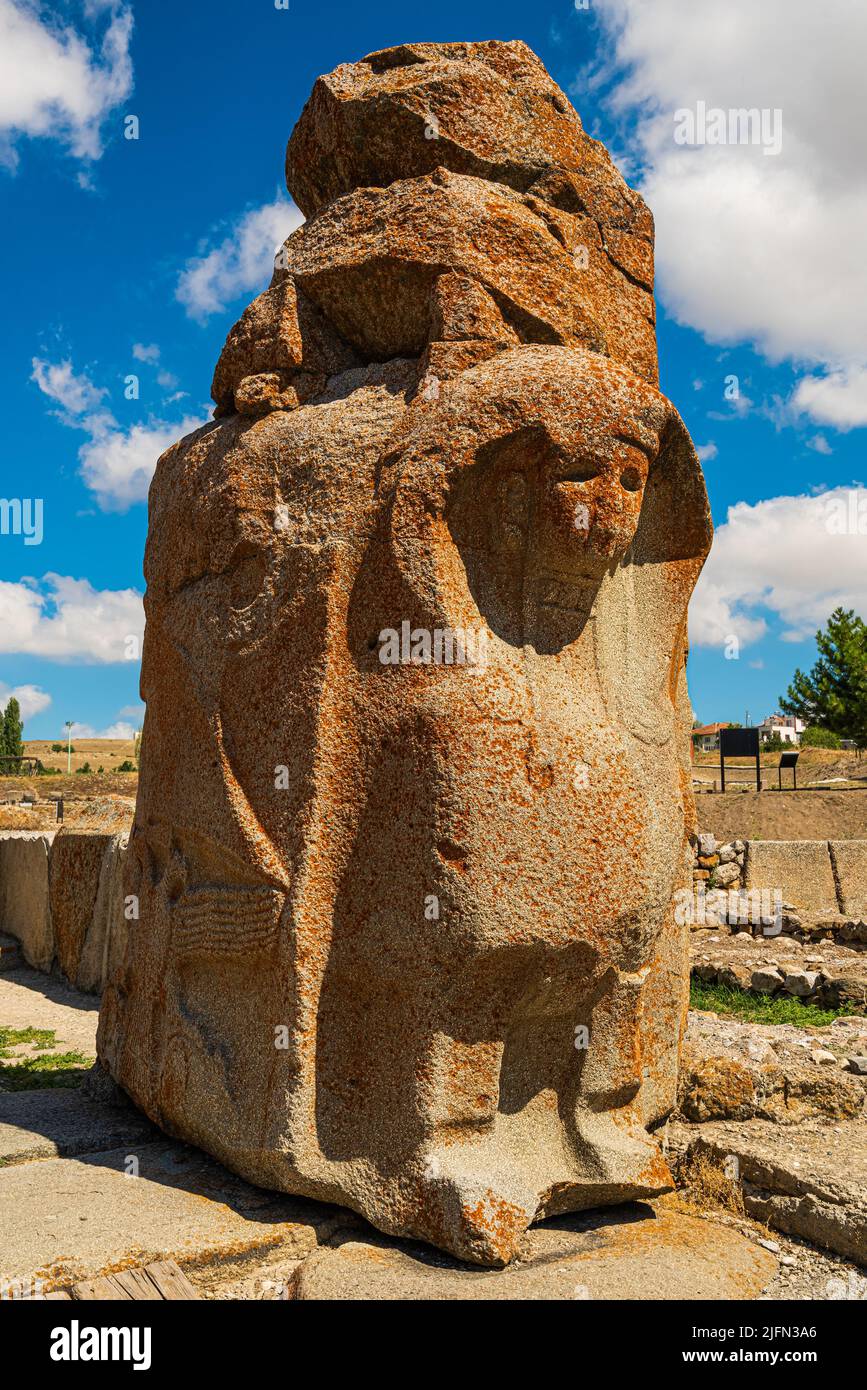 Antica porta d'ingresso con sfinge dal periodo Hittita in Alacahoyuk. Corum, Turchia. Foto Stock