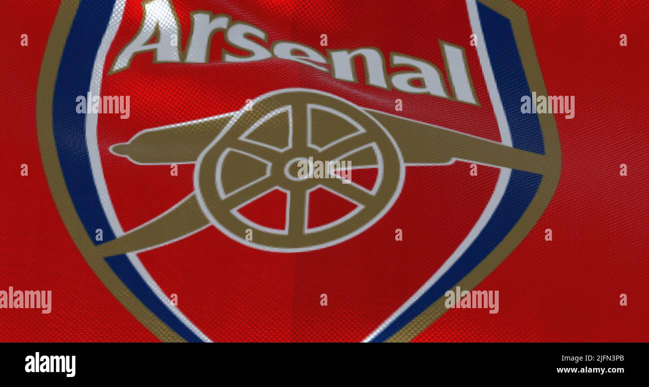 Londra, UK, Maggio 2022: La bandiera dell'Arsenal Football Club sventola. L'Arsenal è una squadra di calcio professionistica con sede a Islington, Londra, Inghilterra. Foto Stock
