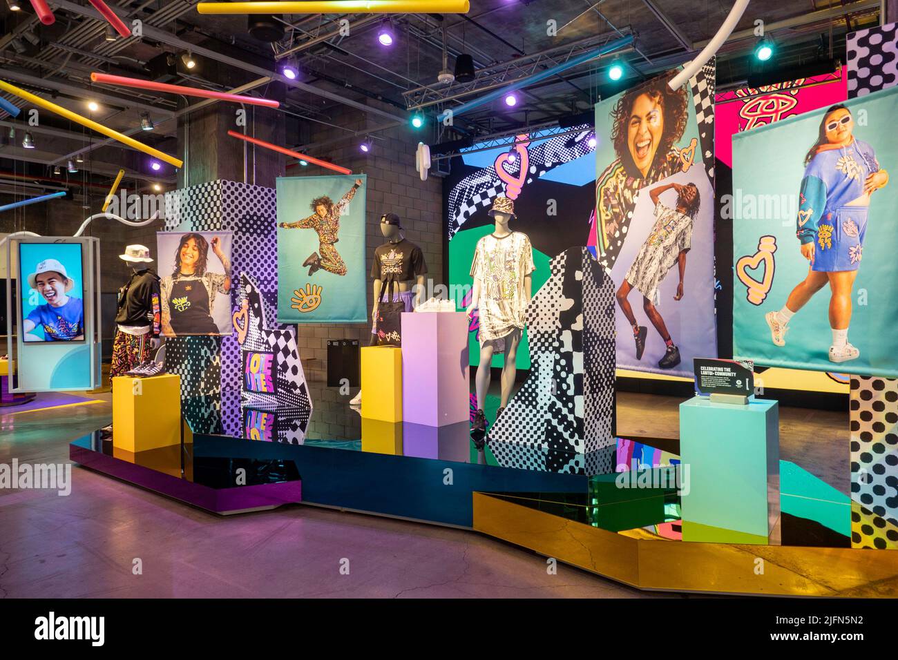 565 5th 2025 avenue adidas