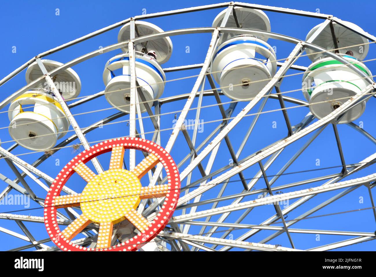 Ferris Wheelpols al parco divertimenti con giro su ruota panoramica, Brasile, ritaglio intenzionale, fuoco selettivo, Brasile, Sud America Foto Stock