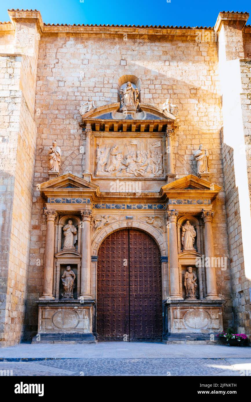 La Basilica di Santa María de los Sagrados Corporales è un tempio romanico. La sua origine risale al 12th secolo, poi in stile romanico, a Foto Stock