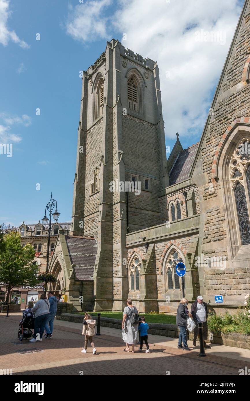 St Peter's Church, una chiesa della Chiesa d'Inghilterra a Harrogate, North Yorkshire, Regno Unito. Foto Stock