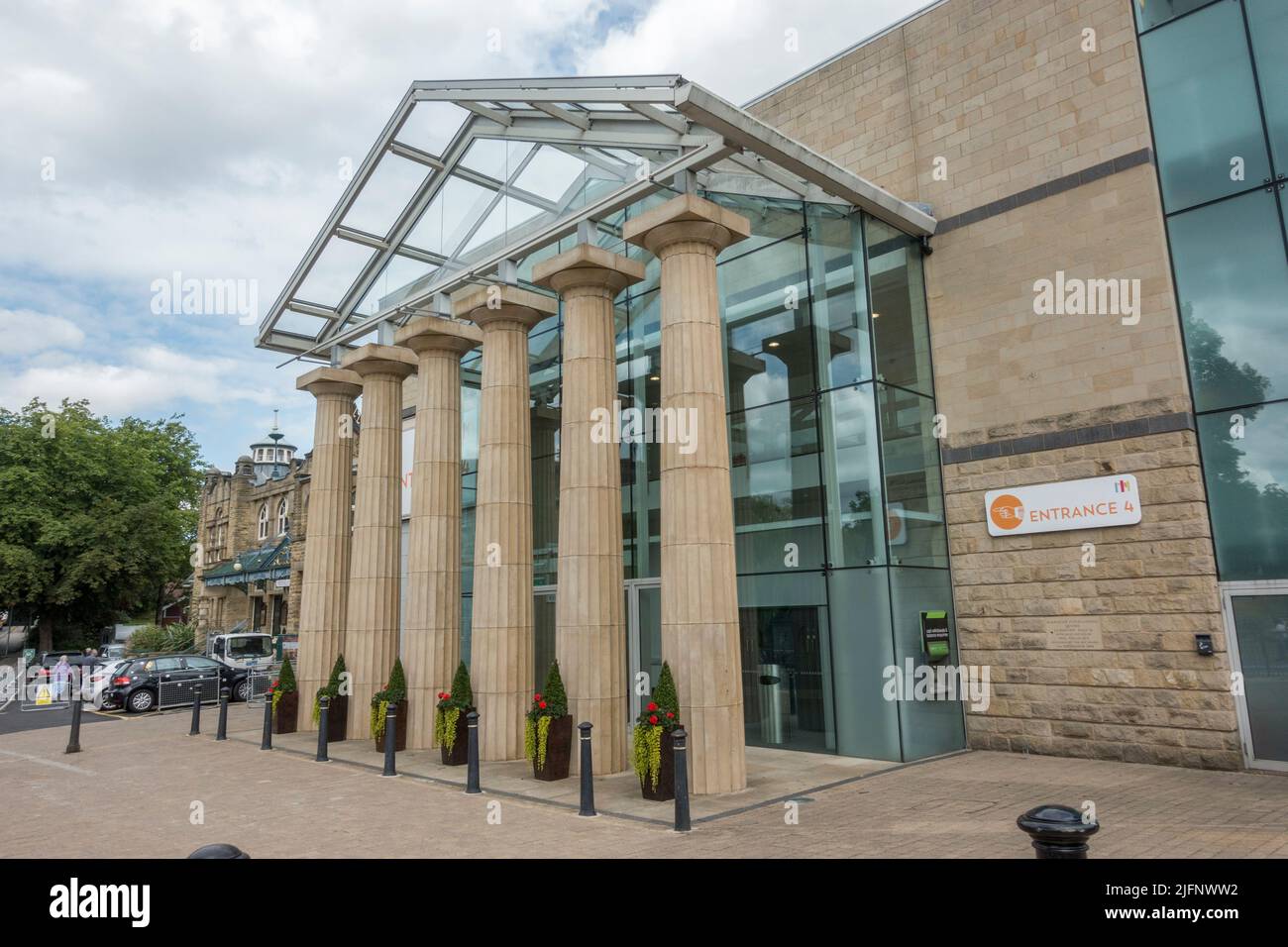 Sezione moderna della Royal Hall, ad Harrogate, North Yorkshire, Regno Unito. Foto Stock