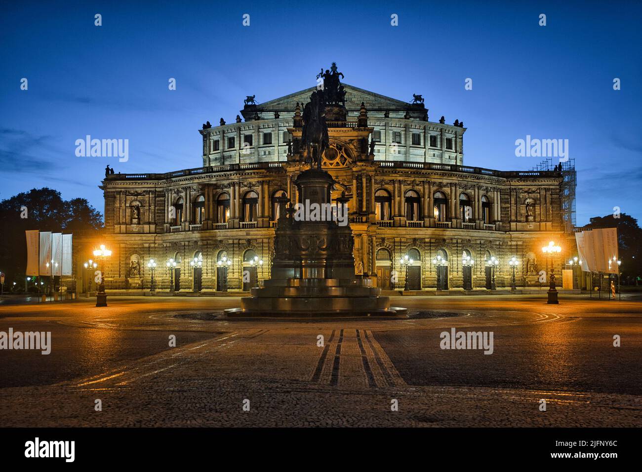 Semperoper Dresda a Blue Hour, Sachsen, Germania Foto Stock