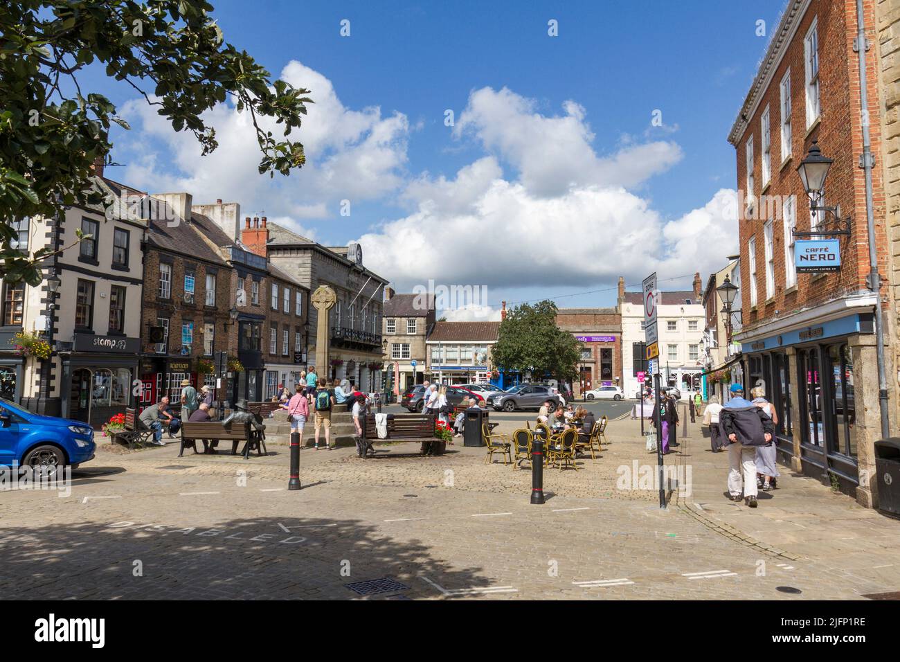 Vista generale di Market Place, Knaresborough, North Yorkshire, Regno Unito. Foto Stock