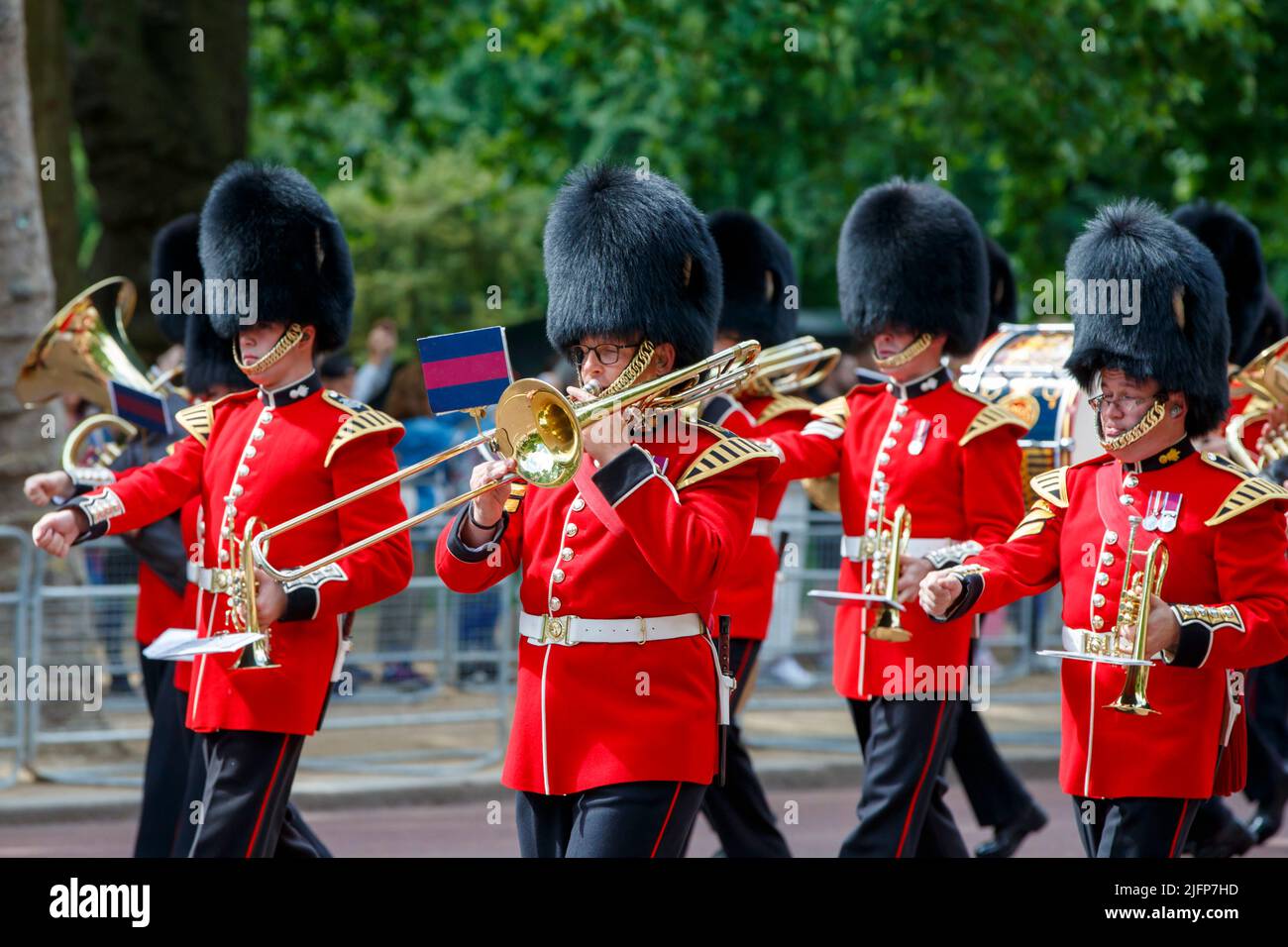 Grenadier Guards Band al Trooping the Color, Colonel’s Review in the Mall, Londra, Inghilterra, Regno Unito sabato 28 maggio 2022. Foto Stock