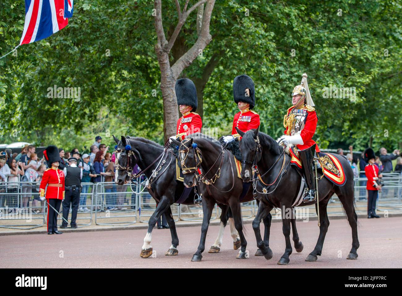 L-R) tenente generale Sir James Bucknell, tenente generale C Walker, tenente generale Sir Edward Smyth-Osbourne a Trooping the Color, Foto Stock