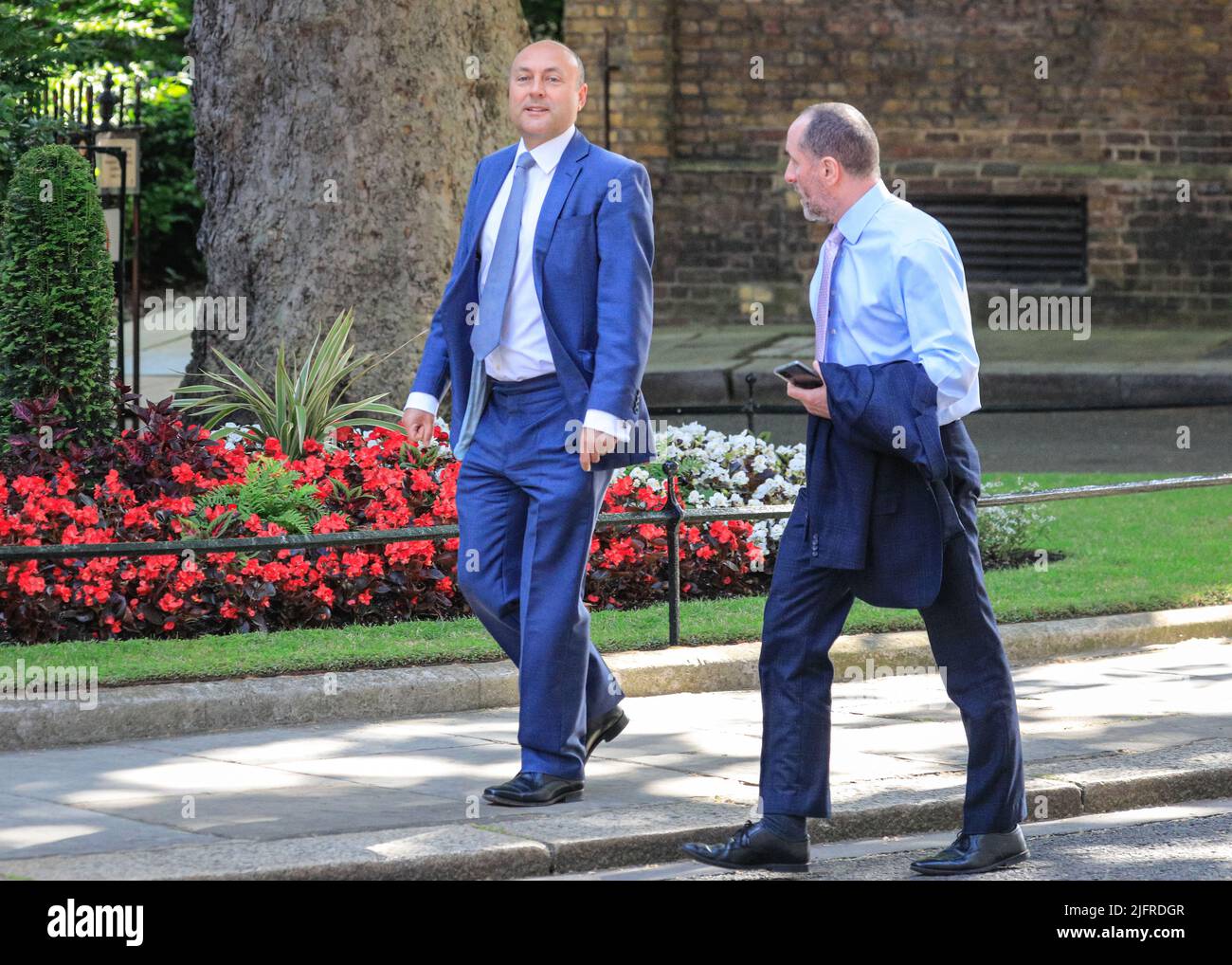 Londra, Regno Unito. 05th luglio 2022. Andrew Griffith, MP, Direttore dell'unità politica numero 10 i ministri partecipano alla riunione settimanale del gabinetto a Downing Street, Westminster, questa mattina. Credit: Imagplotter/Alamy Live News Foto Stock