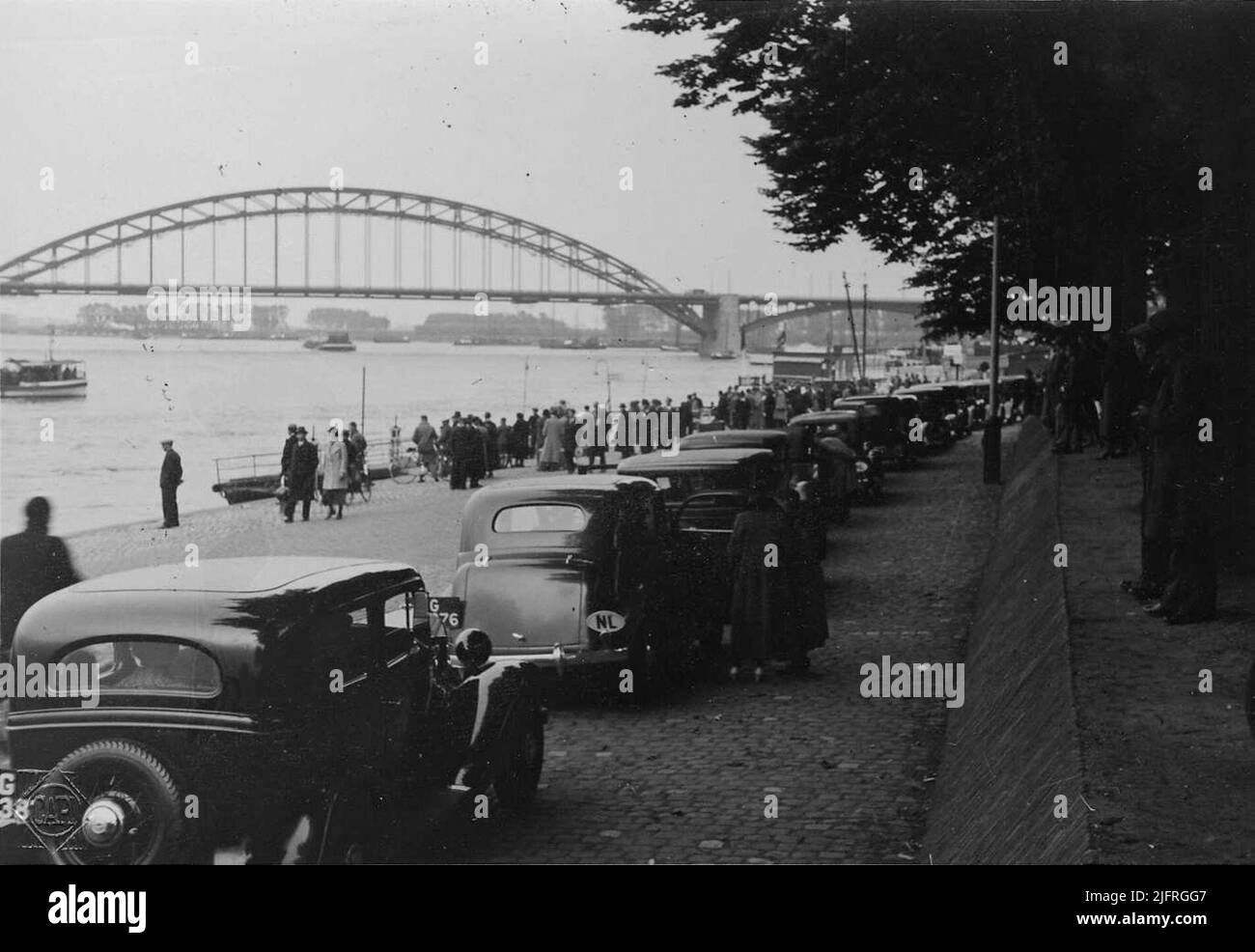 Il volto sul ponte stradale Waal. Foto Stock