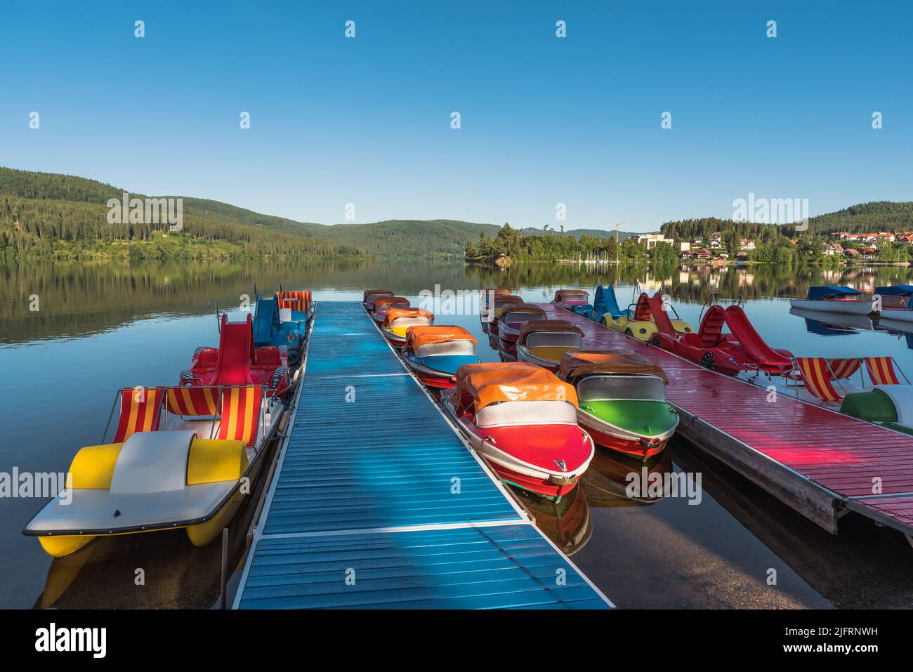 Noleggio barche al lago Schluchsee, Foresta Nera, Baden-Wuerttemberg, Germania Foto Stock
