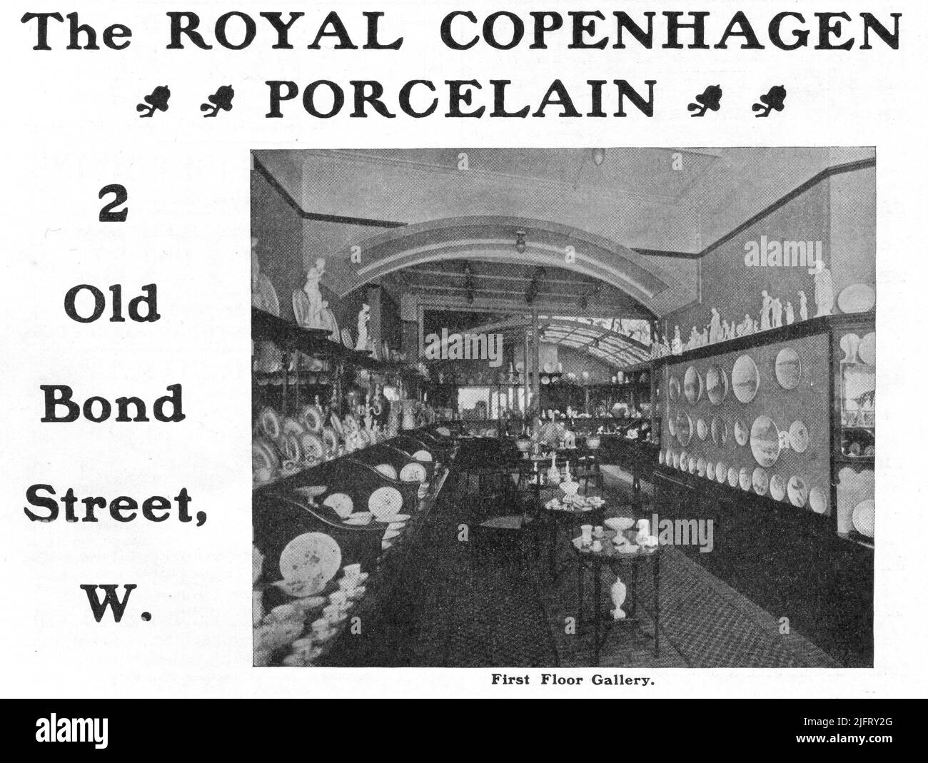 Un annuncio del 1903 di Royal Copenhagen Porcellane di 2 Old Bond Street, Londra. W. l'annuncio mostra la galleria del primo piano dell'azienda. Foto Stock