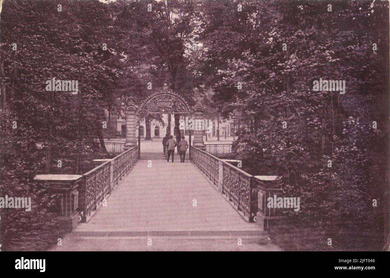 Il ponte sul Voerweg, progettato nel 1886 da Ir. Jan Jacob Weve, è un tributo al trionfato per spiegare la città di Nijmegen J.H. Graadt van Roggen, W. Francken e H.L. Terwind Foto Stock