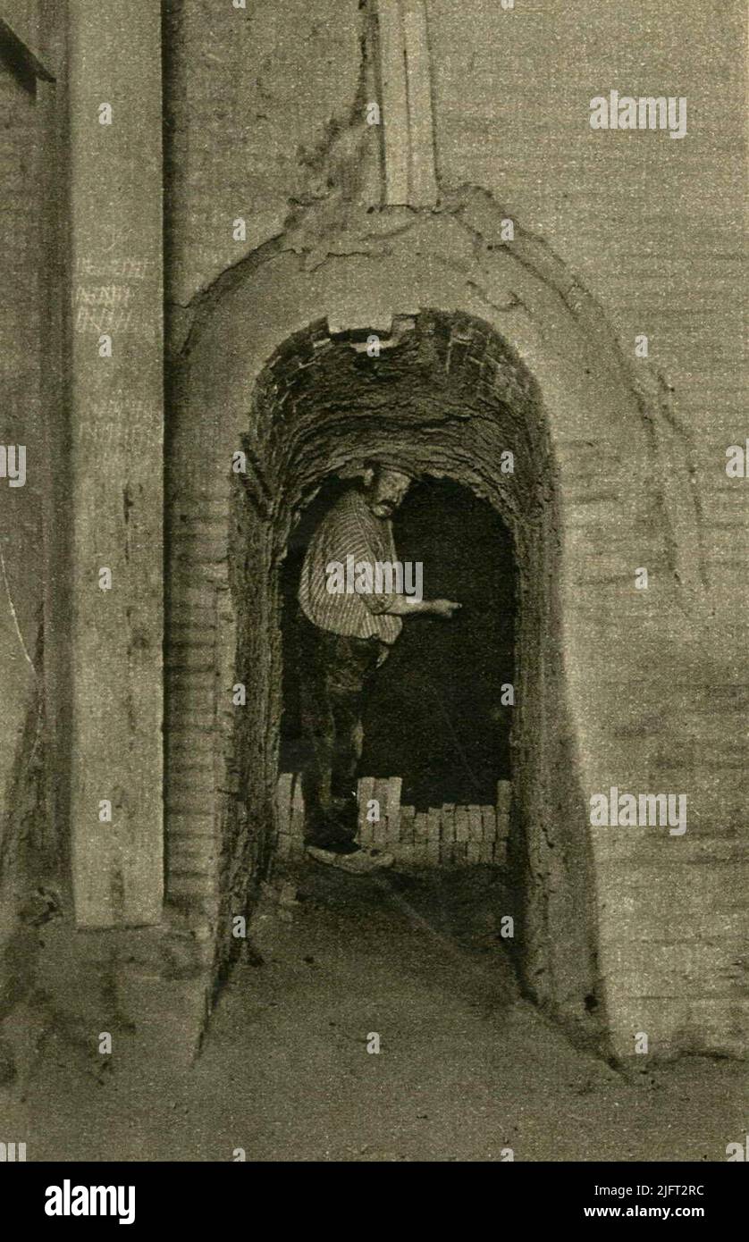 Quando la stanza di riscaldamento di Steenfabriek era piena del mulino superiore, i cancelli erano bricked in su con le pietre ignifughe ed il loam Foto Stock