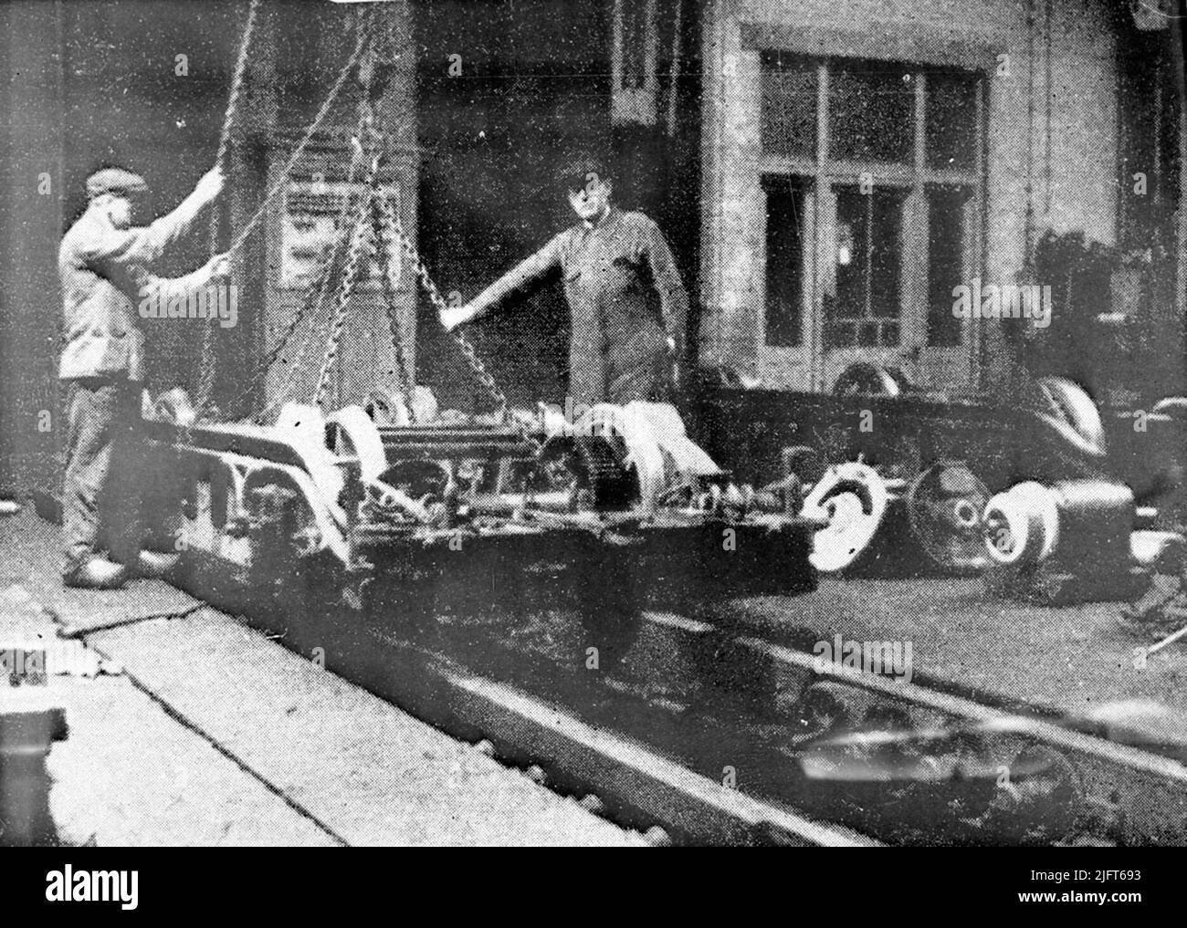 La banca nel deposito del tram; Una riproduzione dalle strade del tram 'Deutch con i loro autobus Foto Stock