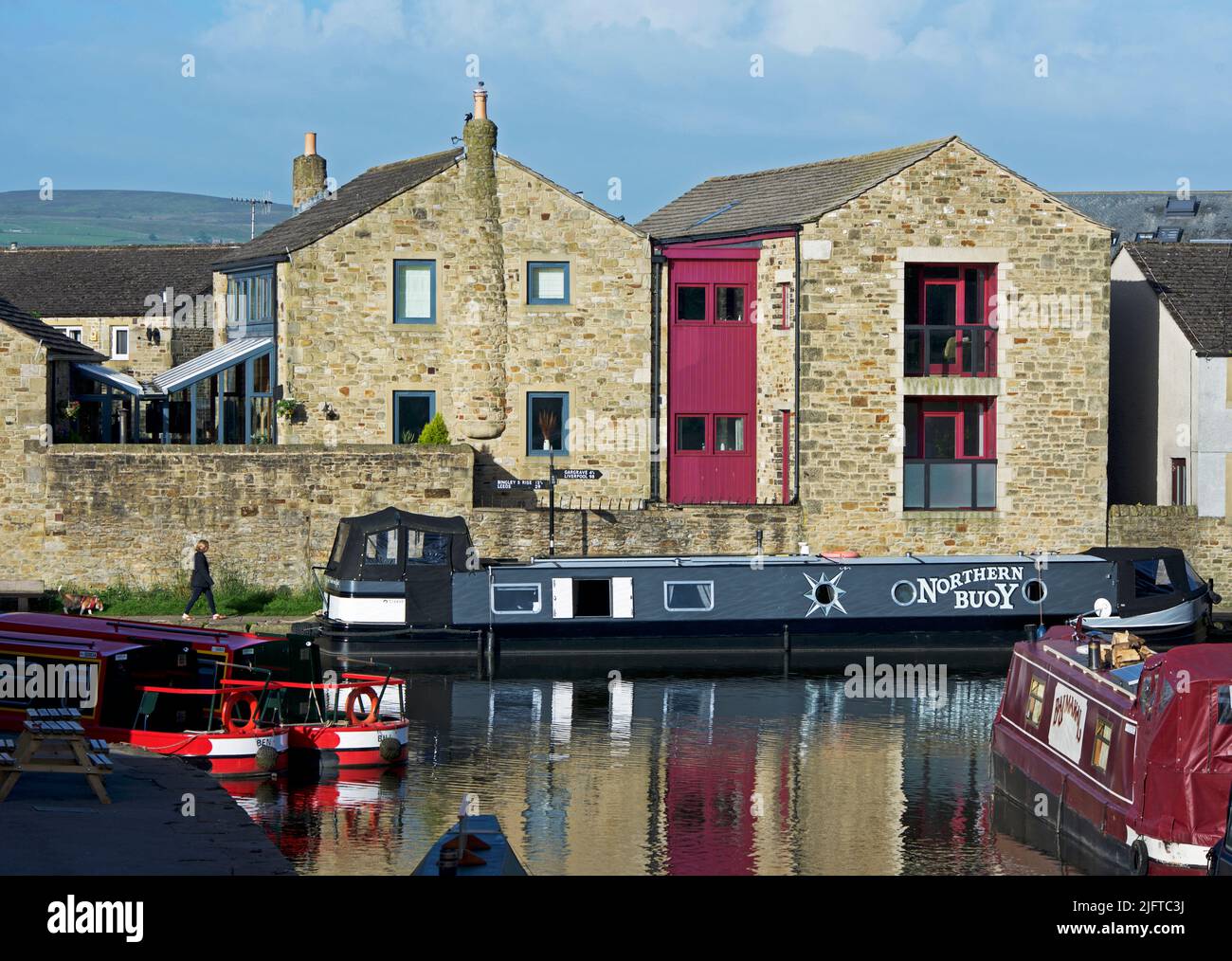 Il canale di Leeds e Liverpool a Skipton, North Yorkshire, Inghilterra Regno Unito Foto Stock
