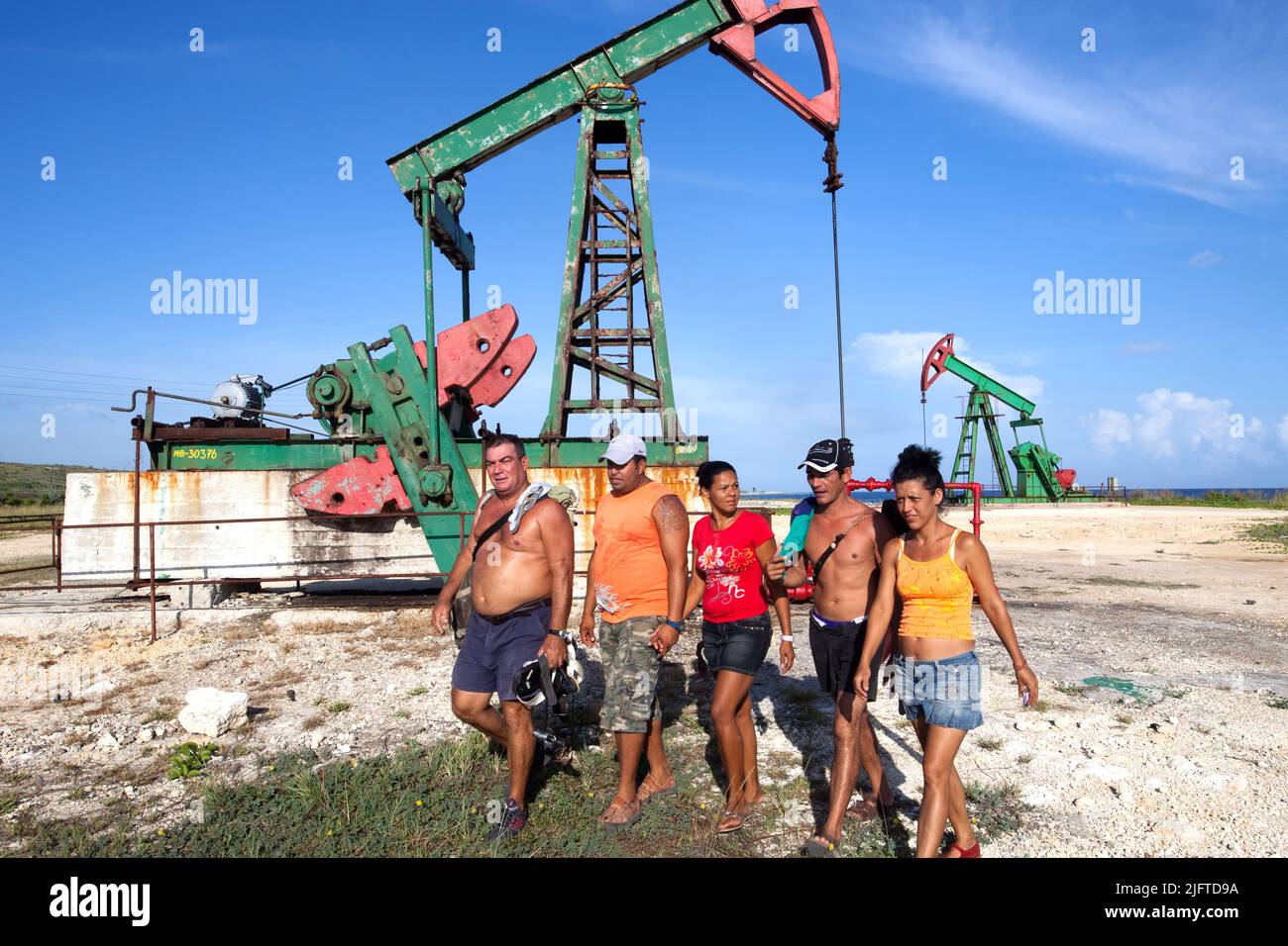 Cuba, nella zona compresa tra la provincia dell'Avana e la provincia di Matanza a nord, lungo il mare, l'olio viene pompato ai terminali centrali per lo stoccaggio. Da lì io Foto Stock