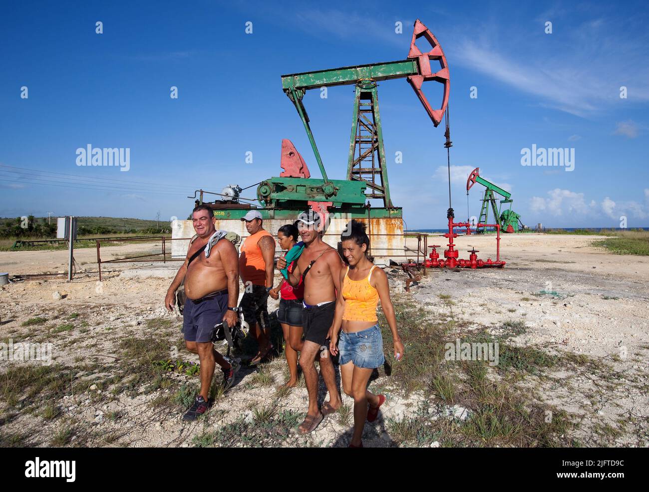 Cuba, nella zona compresa tra la provincia dell'Avana e la provincia di Matanza a nord, lungo il mare, l'olio viene pompato ai terminali centrali per lo stoccaggio. Da lì io Foto Stock