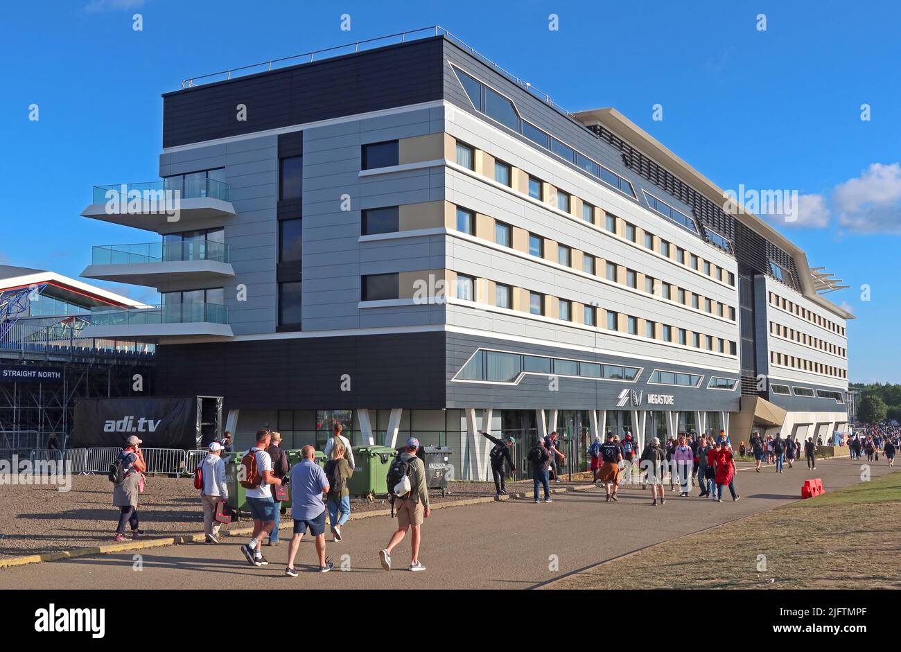 L'Hilton Hotel Silverstone , a due passi dal circuito di gara, Hamilton Straight, casa della British Motor Sport Foto Stock