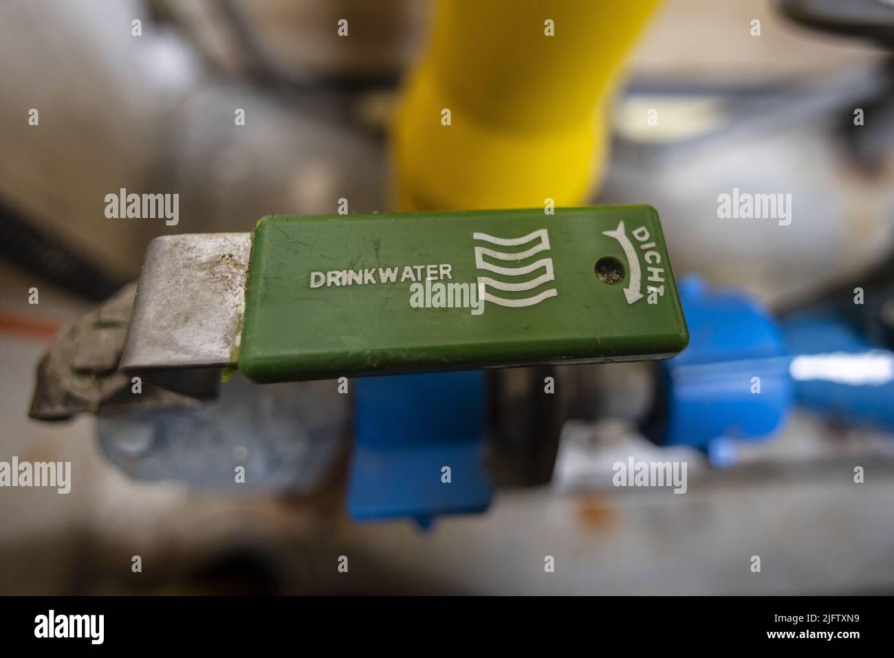 2022-07-04 09:08:15 ILLUSTRATIVE - chiudi il contatore dell'acqua per risparmiare denaro, usiamo più della metà della nostra acqua per fare la doccia e andare alla toilette..ANP / Hollandse Hoogte / Laurens van Putten paesi bassi fuori - belgio fuori Foto Stock