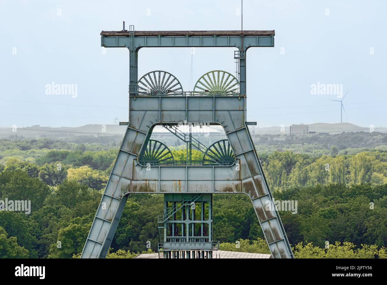 Primo piano della doppia testata sopra l'albero 7 nel Colliery Ewald, una miniera di carbone chiusa dal 2001 Foto Stock