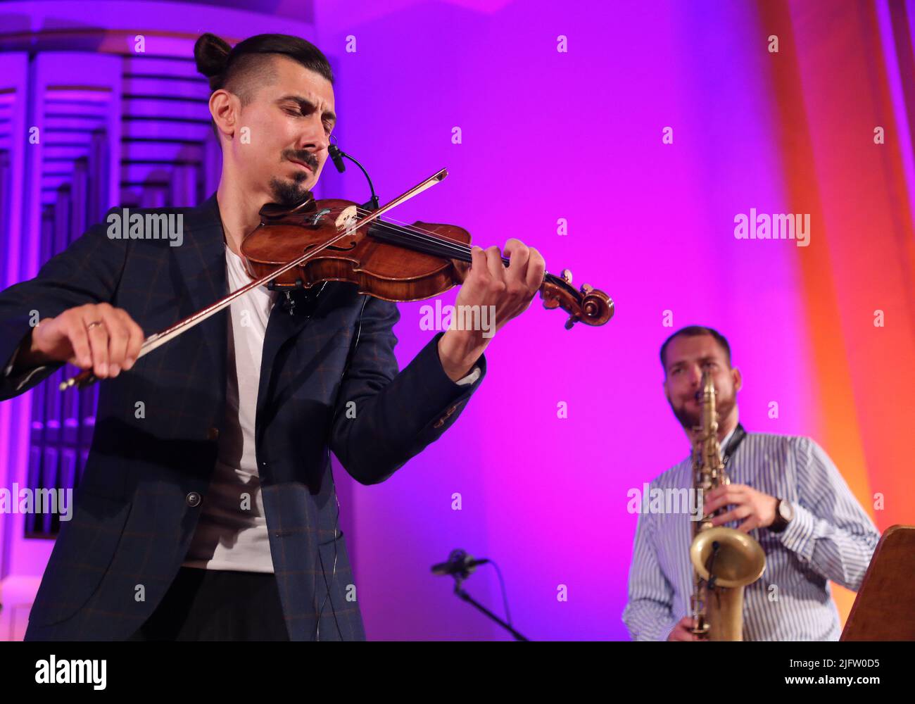 Cracovia. Cracovia. Polonia. Adam Baldych (viol) che si esibisce al Summer Jazz Festival. Foto Stock