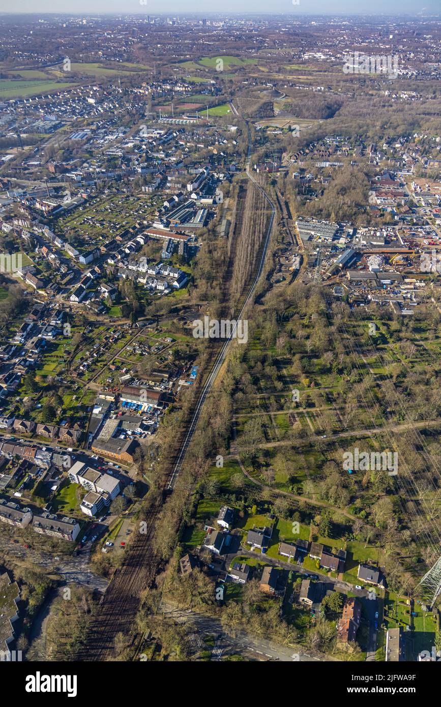 Vista aerea, pista ciclabile, nuova pista ciclabile RS1 sulle vecchie linee ferroviarie tra Ückendorfer Straße e Blücherstraße e Darpestraße nel distretto di Gü Foto Stock