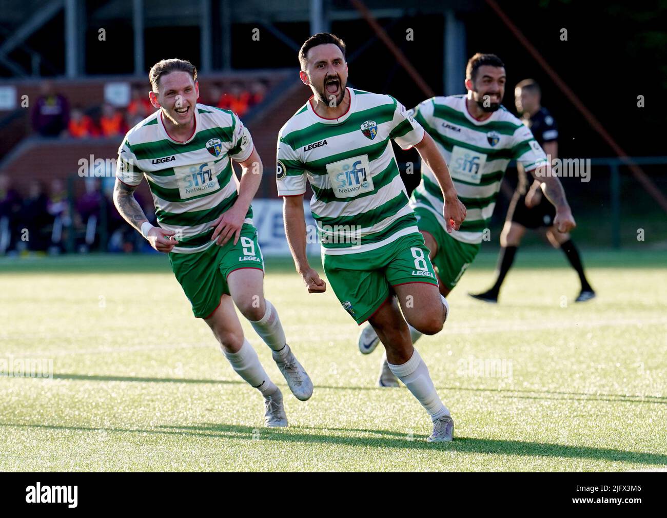 Ryan Brobbel dei New Saints festeggia il traguardo di apertura durante il primo turno di qualificazione della UEFA Champions League, partita di prima tappa al Park Hall di Oswestry. Data foto: Martedì 5 luglio 2022. Foto Stock