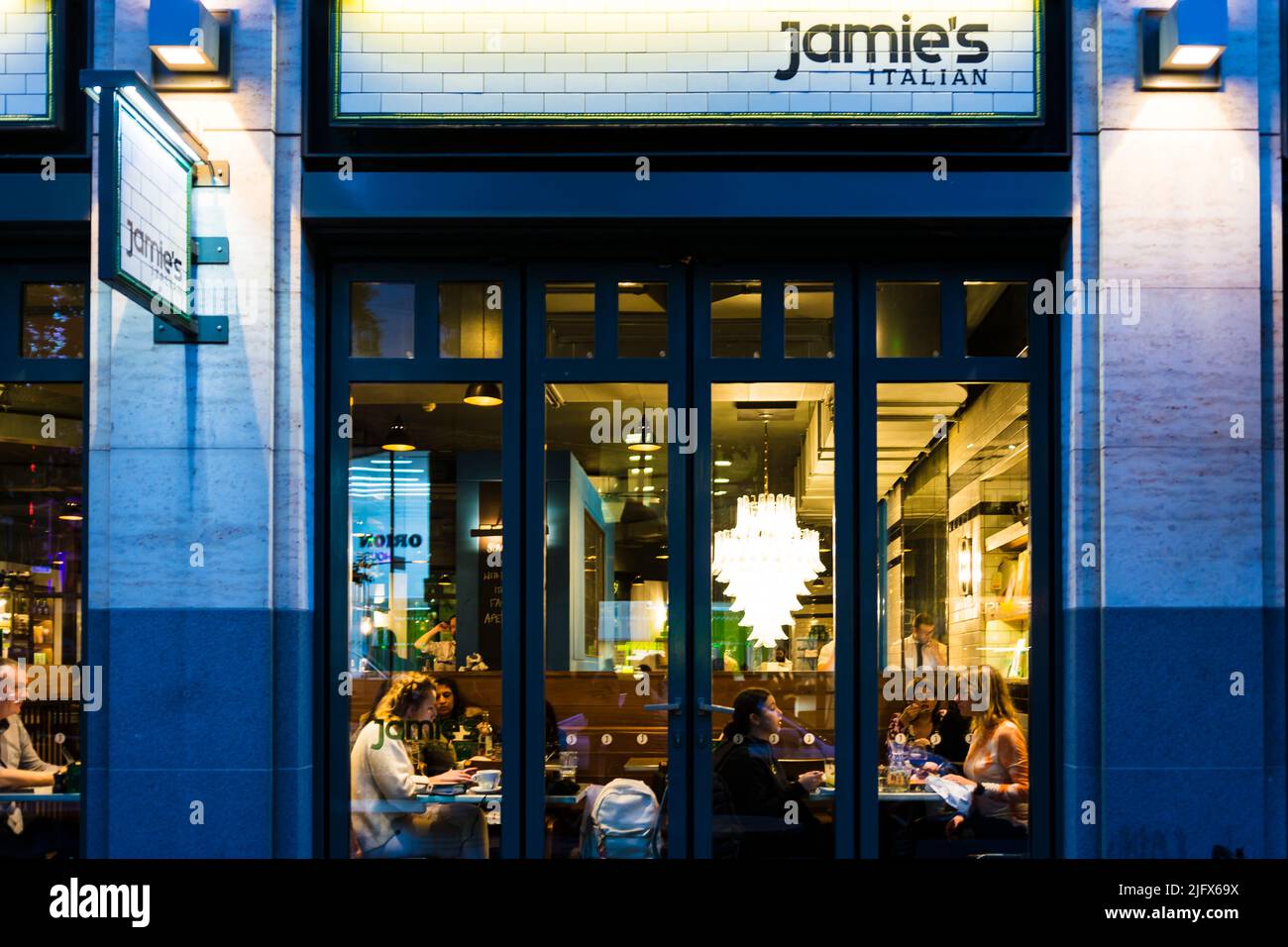 Jamie Oliver's Italian Covent Garden. Città di Westminster, Londra, Inghilterra, Regno Unito, Europa Foto Stock