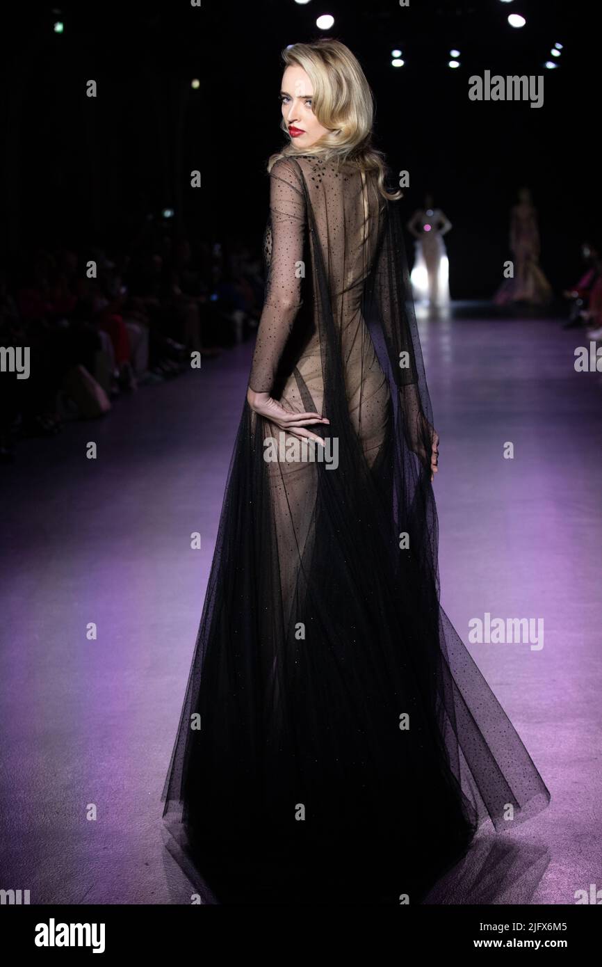 Parigi, Francia, il 5th luglio 2022, sfilata di moda Julien Fournié, Couture Fall-Winter 22/23, Francois Loock/Alamy Foto Stock