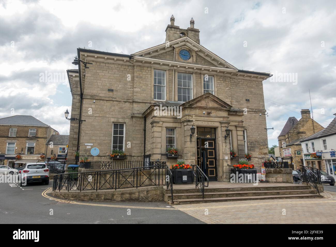 Il municipio di Wetherby, una città commerciale e parrocchia civile nel distretto di Leeds, West Yorkshire, Regno Unito. Foto Stock