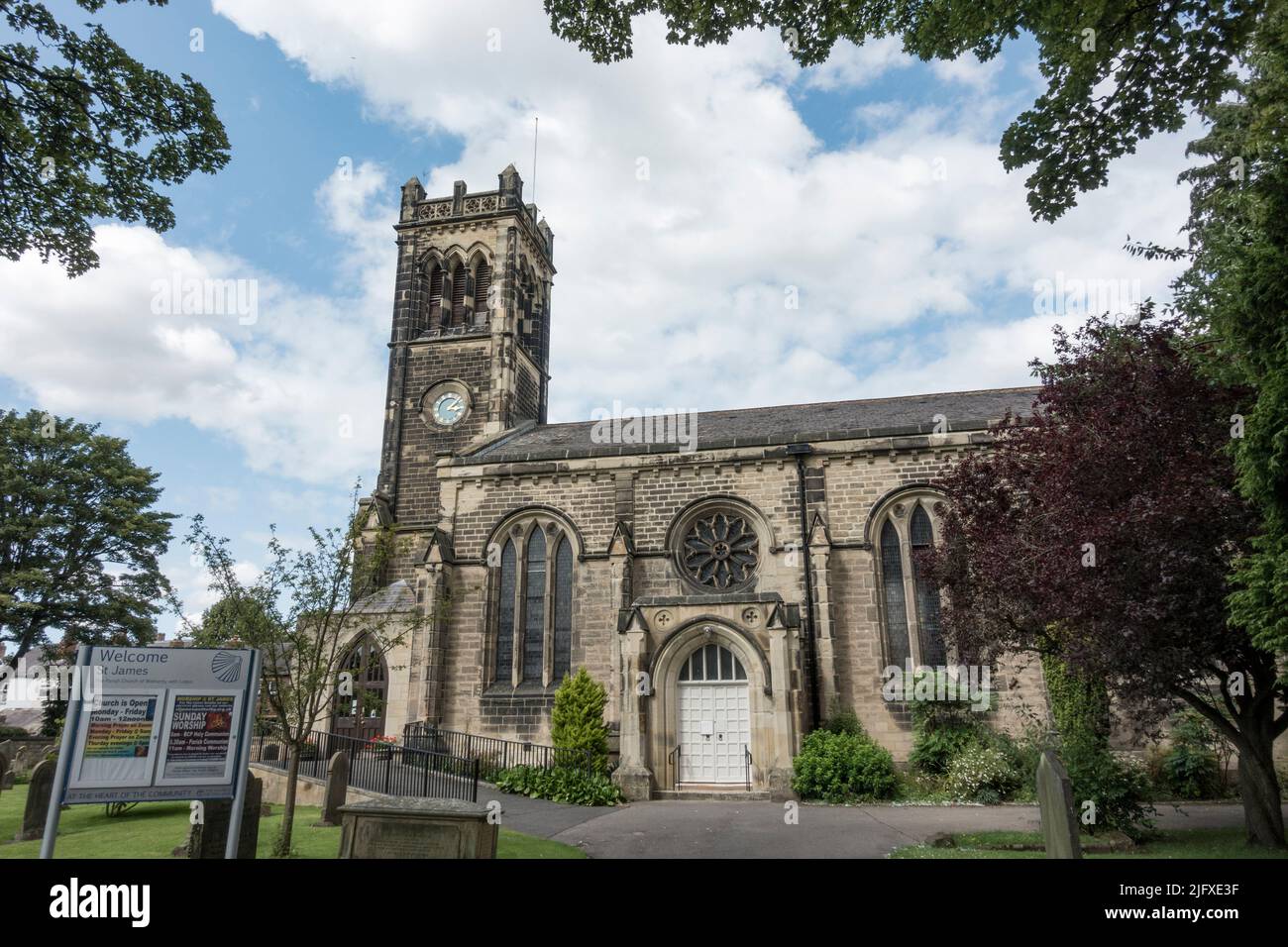 St James' Parish Church, a Wetherby, città commerciale e parrocchia civile nel distretto di Leeds, West Yorkshire, Regno Unito. Foto Stock