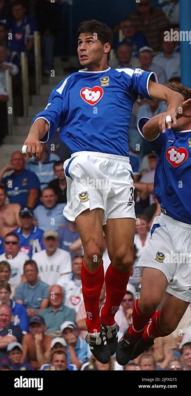 PORTSMOUTH V ASTON VILLA 16-08-03 DEJAN STEFANOVIC PIC MIKE WALKER, 2003 Foto Stock