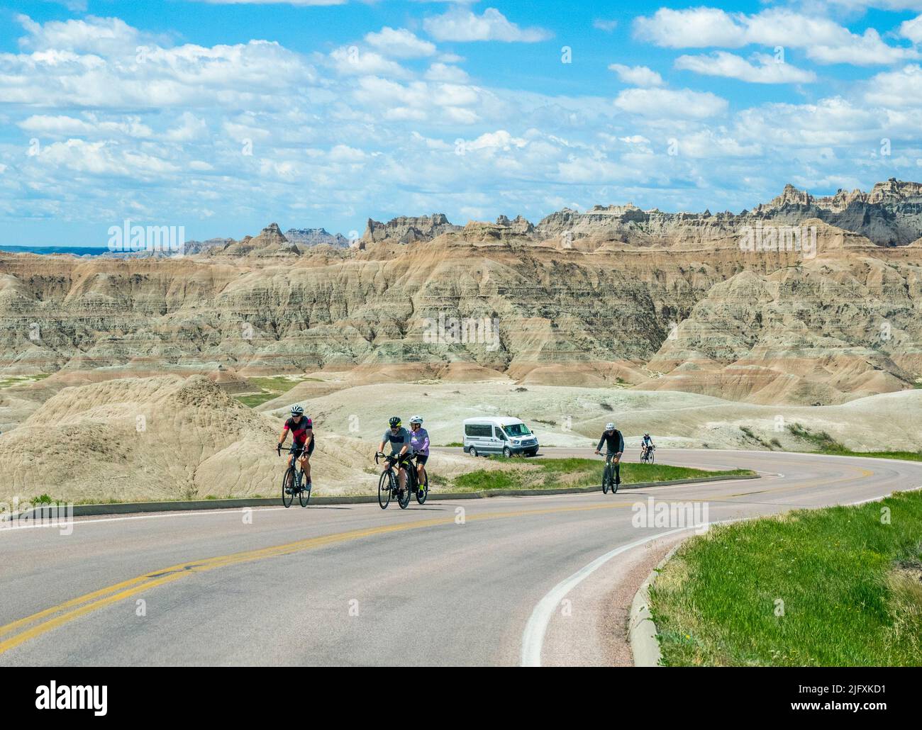 Motociclisti sulla Loop Road nel Badlands National Park nel South Dakota USA Foto Stock