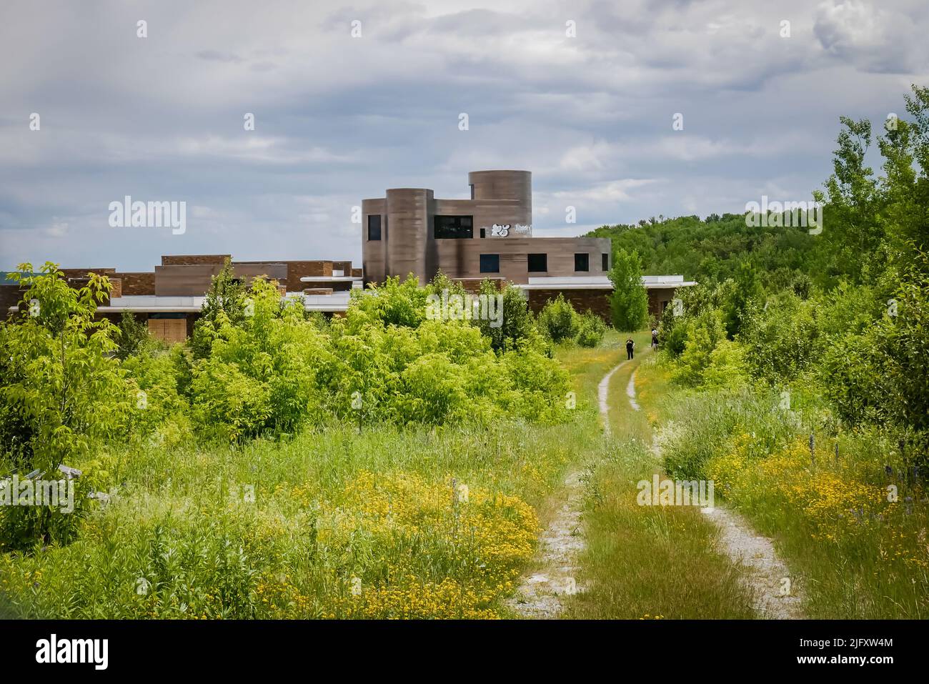 Con una superficie di 65.000 metri quadrati, questo palazzo vacante ha nomi diversi: Haileybury House, Peter Grant Mansion o semplicemente "la più grande Mansion del Canada". E wa Foto Stock