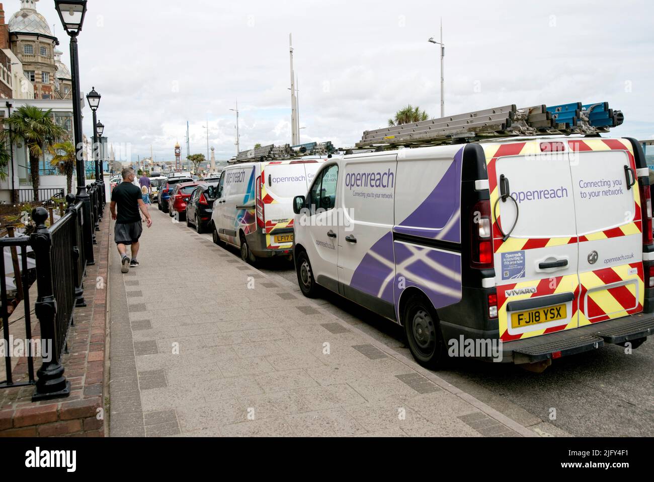 Open REACH BT van parcheggiato in cantiere sul lungomare di Weymouth Dorset Inghilterra Regno Unito Foto Stock