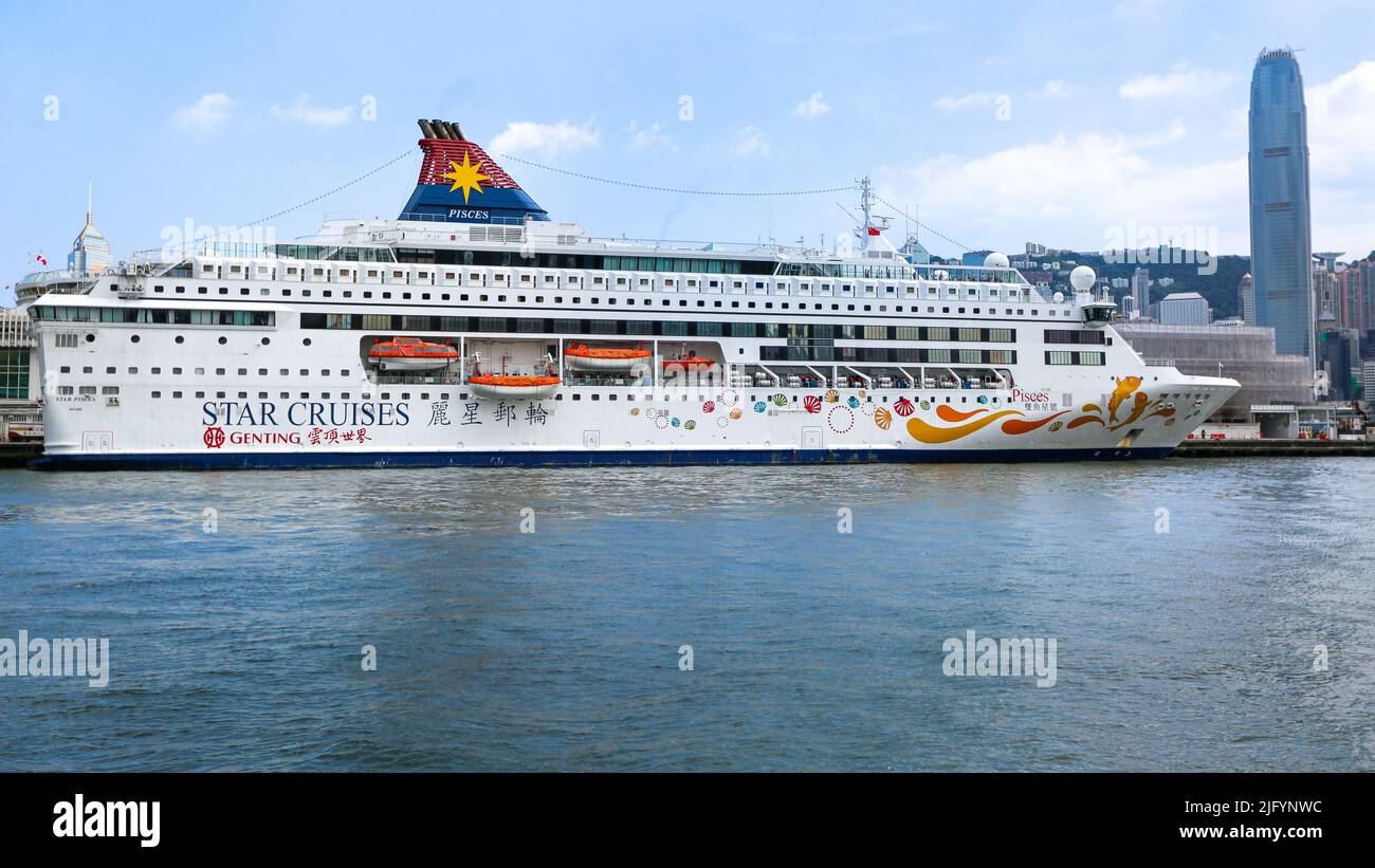 La nave da crociera Star Pesces (Star Crociere) - Genting Hong Kong - nel 2022, la nave è stata venduta per rottami ad Alang, India. Foto Stock