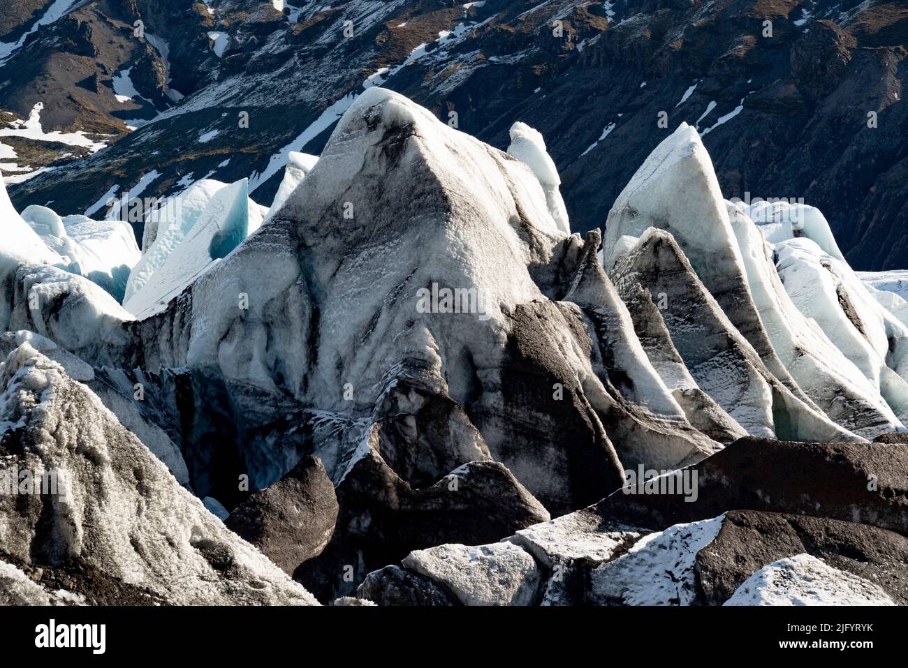 Primo piano del possente ghiacciaio Svinafellsjökull, Skaftafell, Parco Nazionale Vatnajökull, Islanda Foto Stock