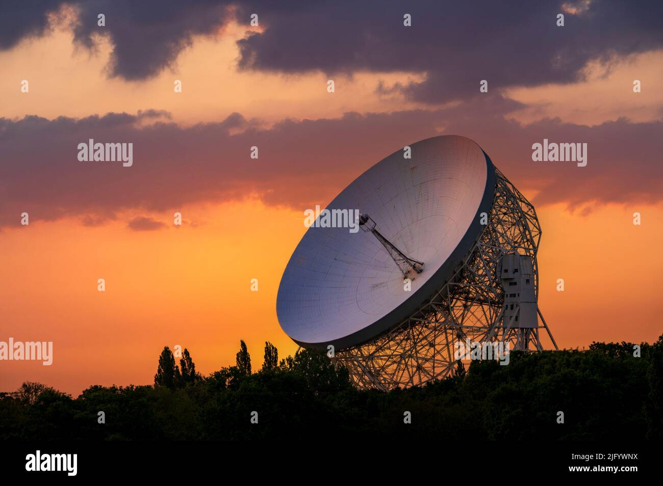 The Mark i Giant radio Telescope, Jodrell Bank Observatory, Cheshire, Inghilterra, Regno Unito, Europa Foto Stock