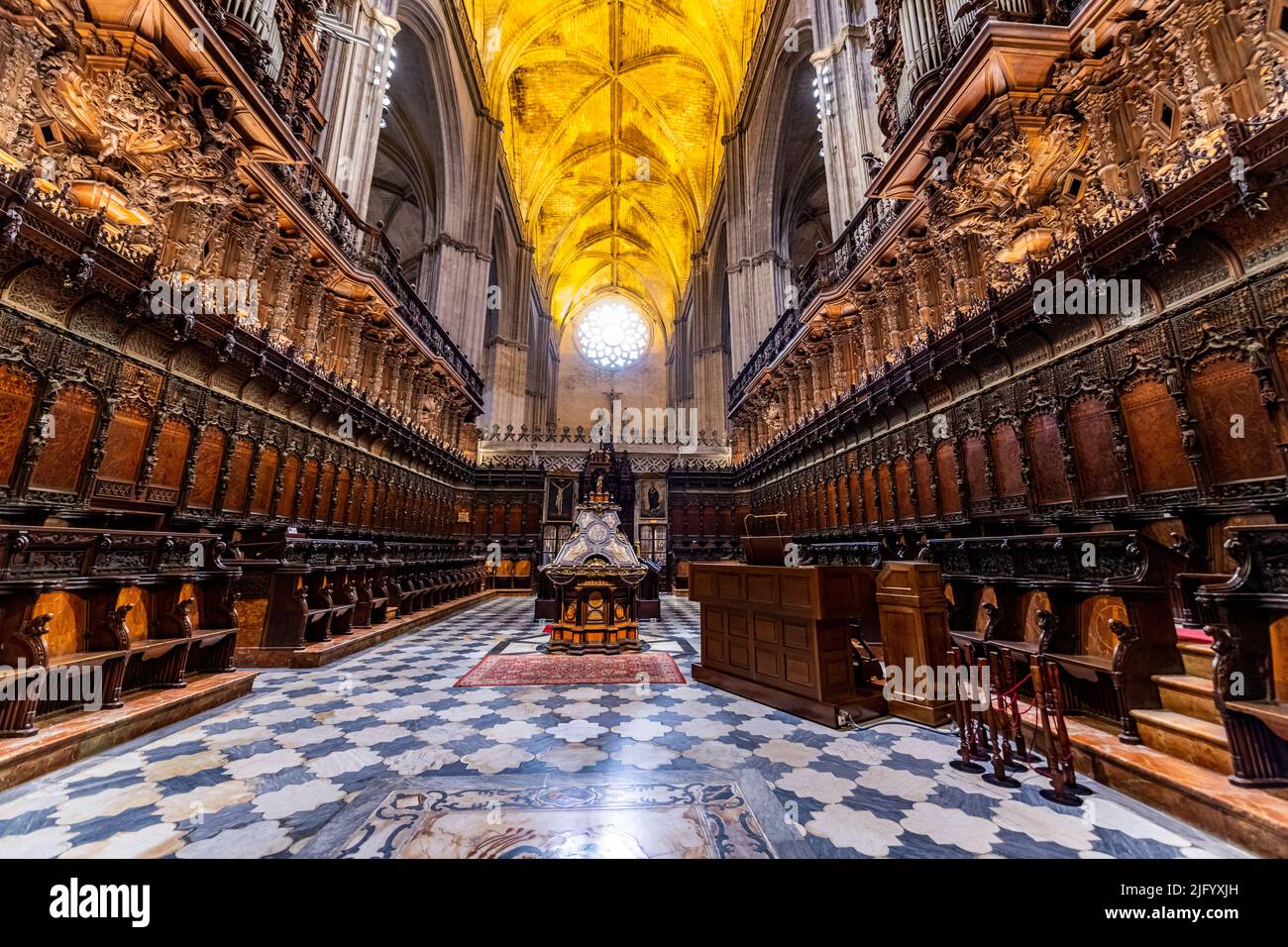 All'interno della Cattedrale di Siviglia, patrimonio dell'umanità dell'UNESCO, Siviglia, Andalusia, Spagna, Europa Foto Stock