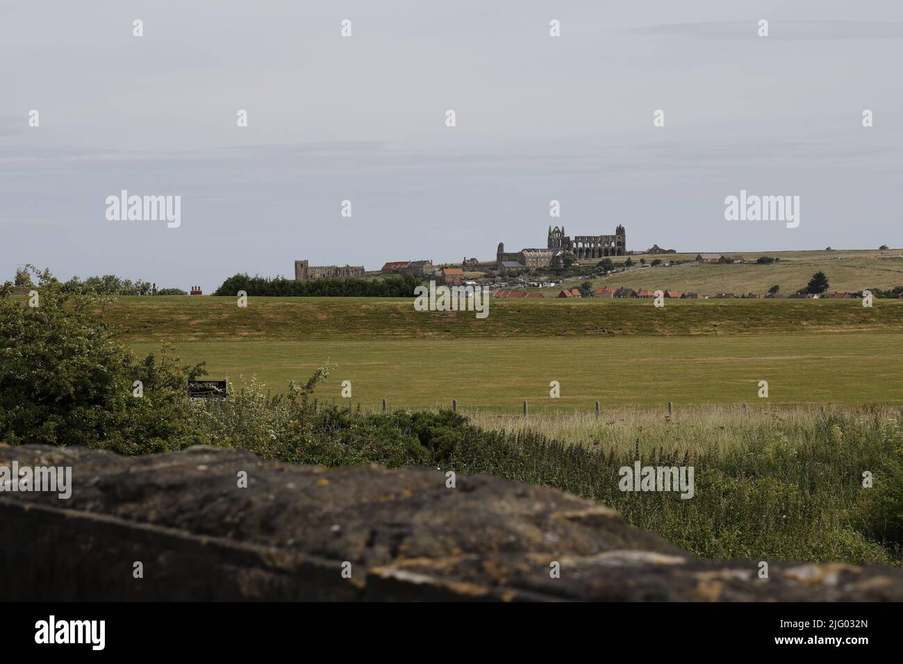 Whitby Abbey rovine su East Cliff headland, Whitby, Yorkshire, Inghilterra, Regno Unito Foto Stock