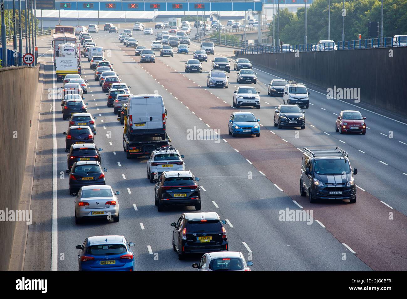 Una trafficata Aston Expressway, la strada principale per Birmingham dall'autostrada M6 durante il giorno 2 dello sciopero ferroviario Nazionale Foto Stock