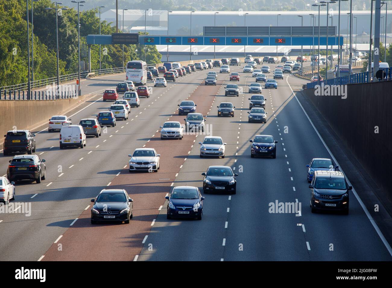 Una trafficata Aston Expressway, la strada principale per Birmingham dall'autostrada M6 durante il giorno 2 dello sciopero ferroviario Nazionale Foto Stock