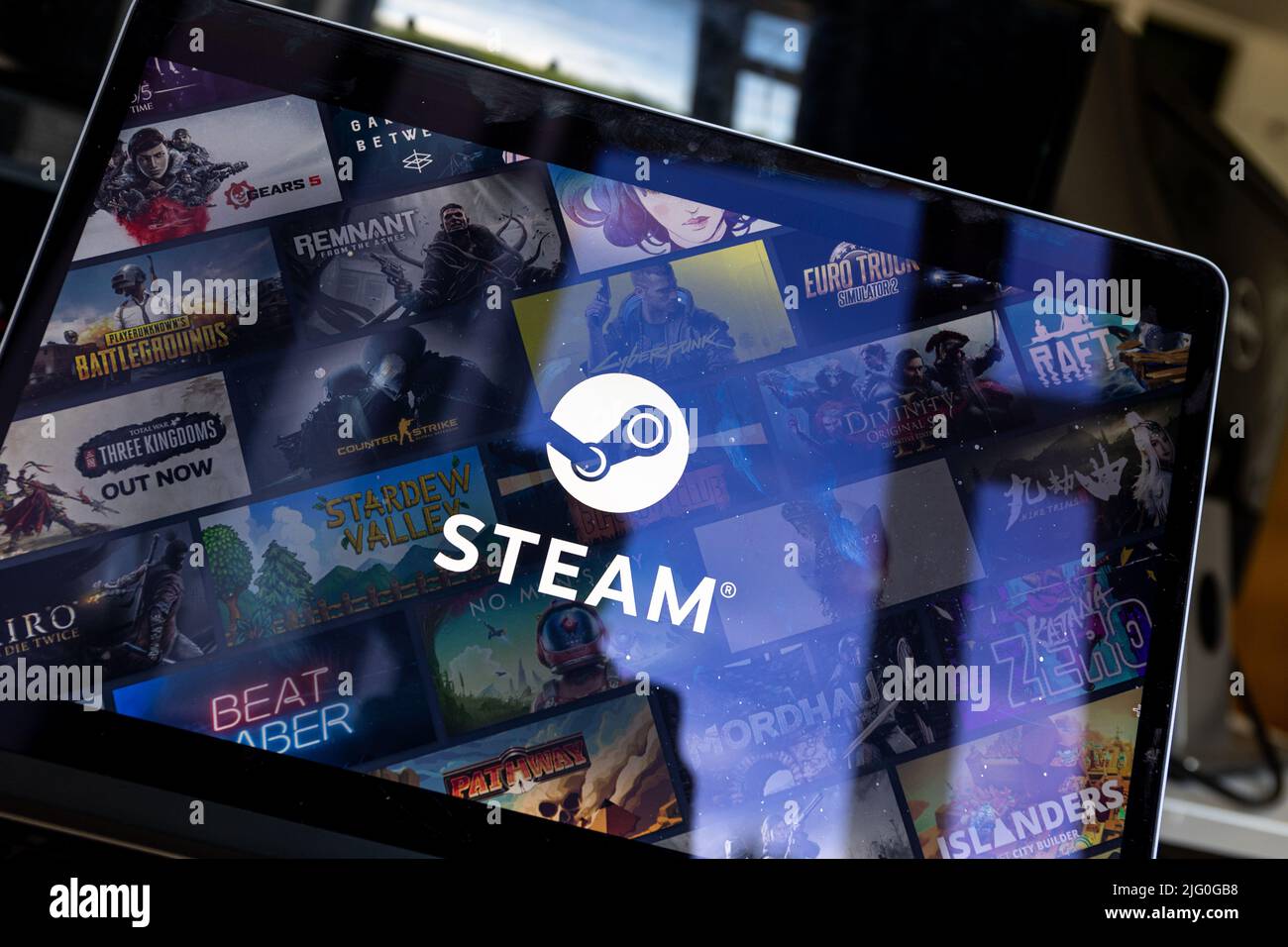 Applicazione Steam sullo schermo del PC. Steam è un servizio di distribuzione digitale e negozio di videogiochi di Valve. Foto Stock