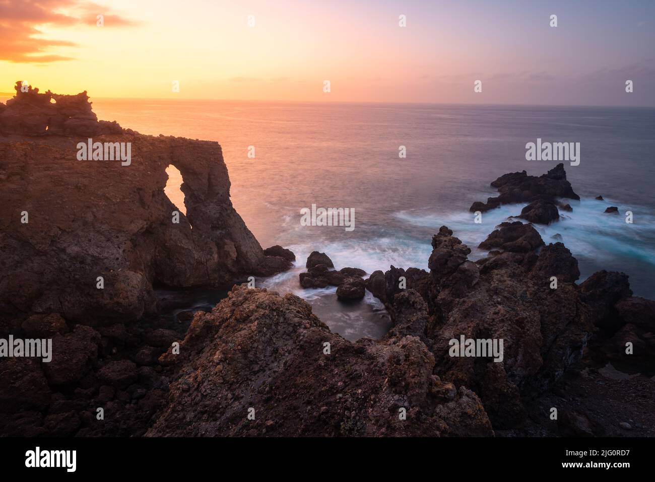 Punta de Juan Centellas cape al tramonto, isola di Tenerife, Spagna Foto Stock