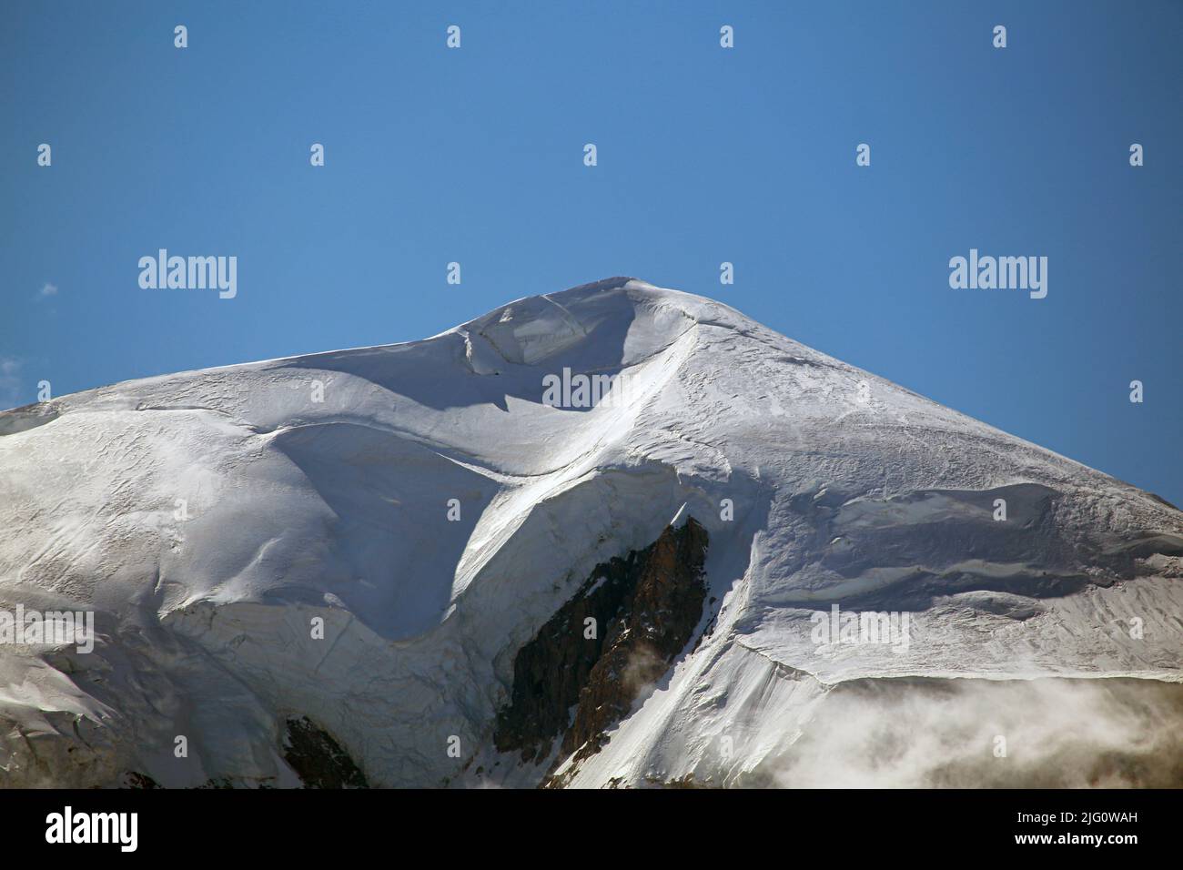 La montagna più alta d'Europa è il Monte Bianco. Paesaggio di montagna nelle Alpi. Italia Foto Stock