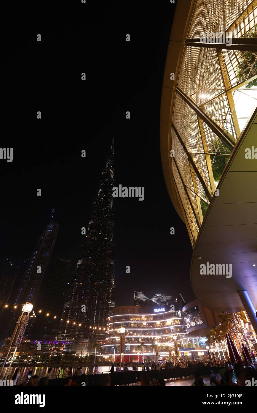 Dubai Mall, Burj Khalifa, Dubai, der höchste Wolkenkratzer der Welt mit Beleuchtung Foto Stock