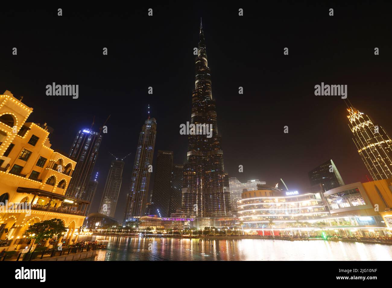 Dubai Mall, Burj Khalifa, Dubai, der höchste Wolkenkratzer der Welt mit Beleuchtung Foto Stock