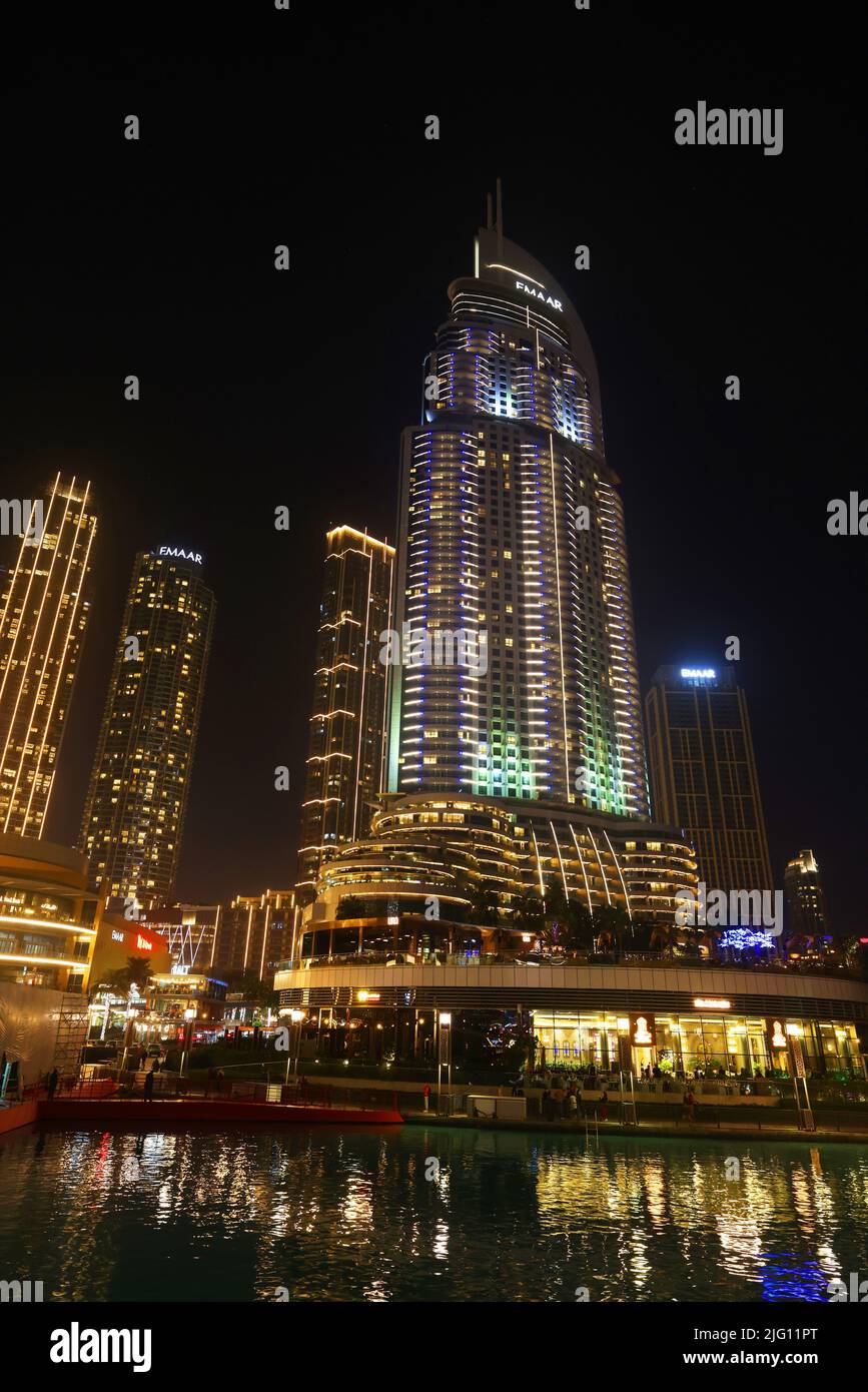 Dubai, Dubai moderne Architektur, The Address nähe Dubai Mall und Burj Khalifa, ein atemberaubender Wolkenkratzer und Luxushotel Foto Stock