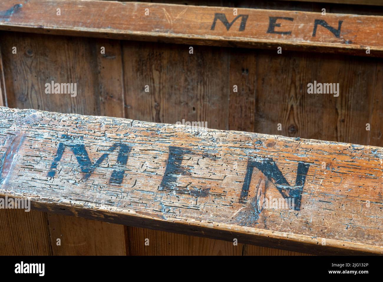 Box Pews etichettati come sedili per uomini e ragazzi a All Saints Church, Laxfield, Suffolk Foto Stock