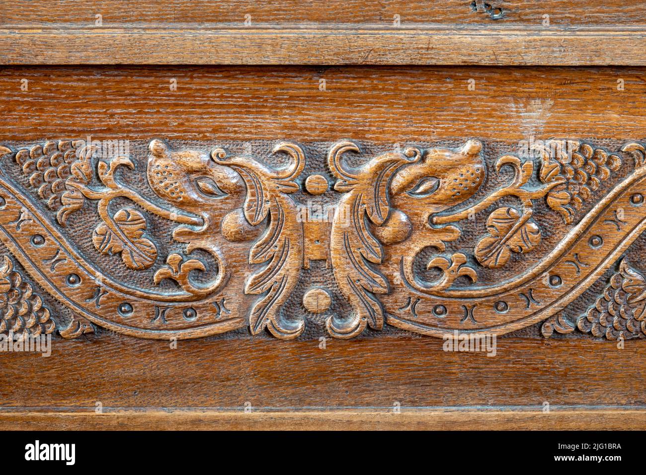 Pannelli decorativi con intaglio sul dorso della zampa in All Saints Church, Laxfield, Suffolk Foto Stock